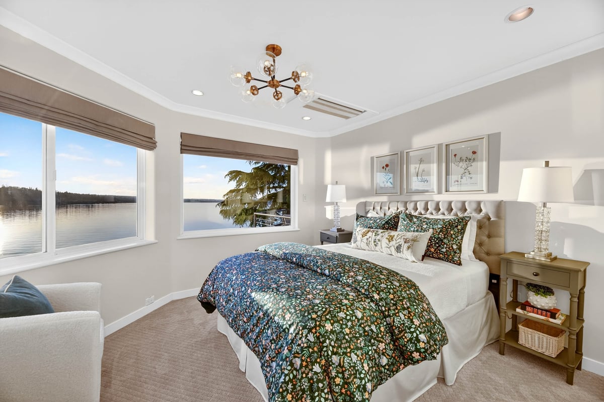 A bedroom, lake side